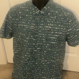 Men’s used size L large button front Volcom short sleeve modern fit